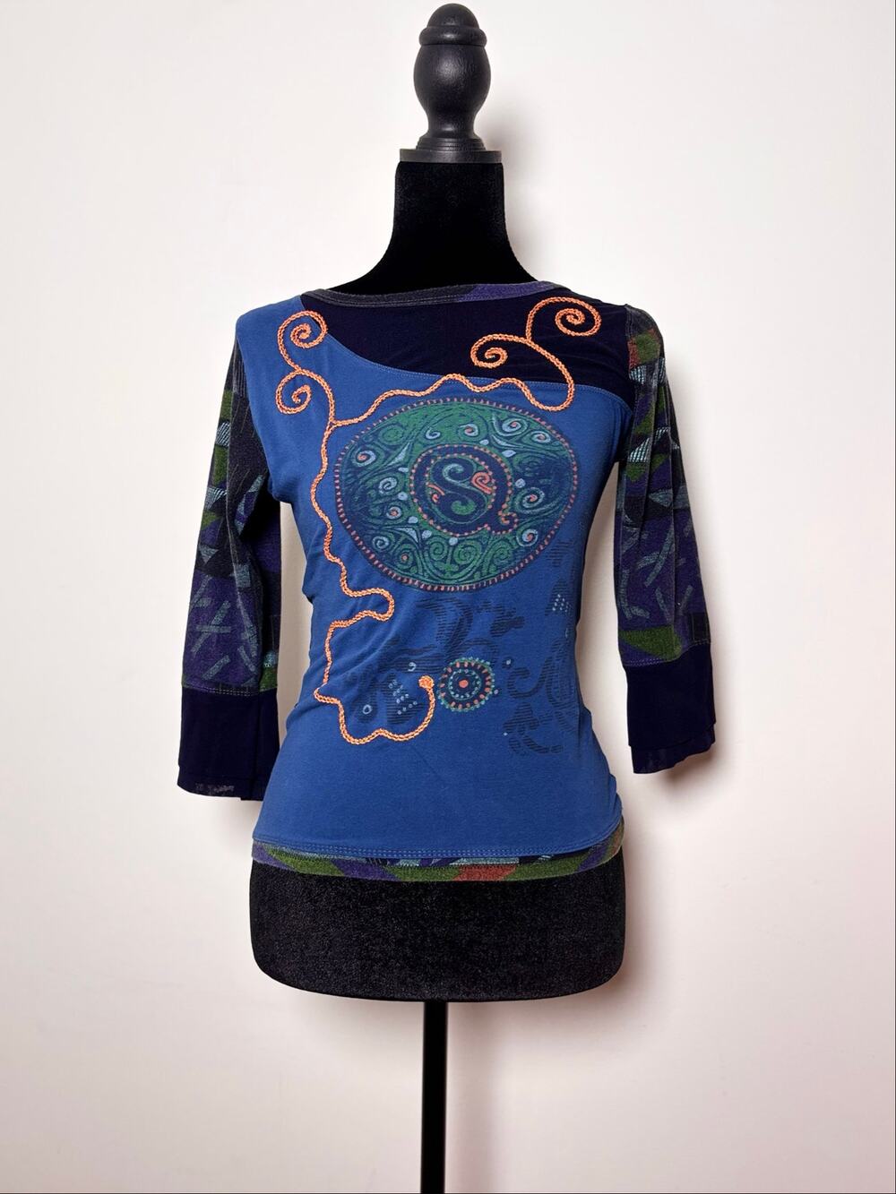 Vtg Y2K Save The Queen Navy Blue 3/4 Sleeve Mesh Panel Graphic Print Top Fits S